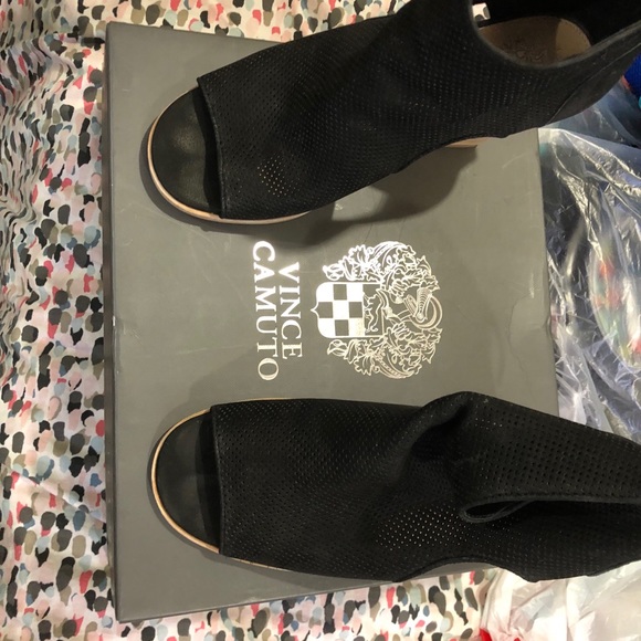 Vince Camuto open toed block heel - Picture 2 of 8